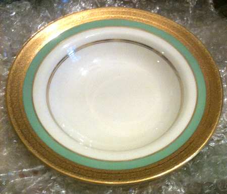 V929 by Royal Doulton