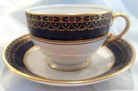 5495 Footed Cup & Saucer Set