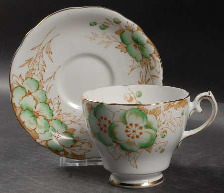 2048G Footed Cup & Saucer Set