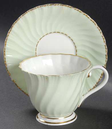 Z2557 Footed Cup & Saucer Set