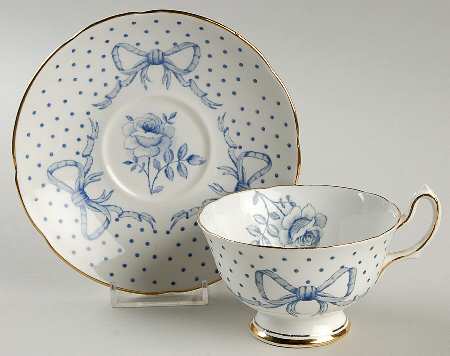 39611 Footed Cup & Saucer Set