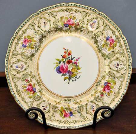 V142 by Royal Doulton