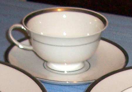 R2289 Footed Cup & Saucer Set