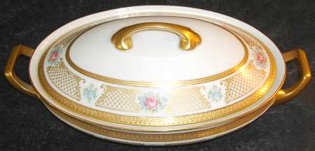D5032 Oval Covered Vegetable