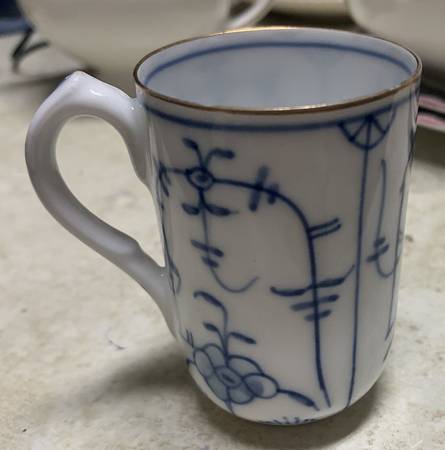 Chateau Blue Gold Trim Flat Cup
