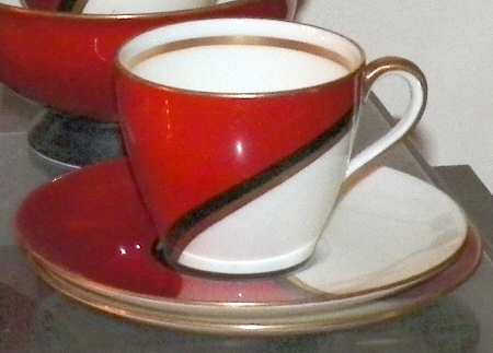 De Luxe by Royal Doulton