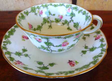6979 by Royal Crown Derby