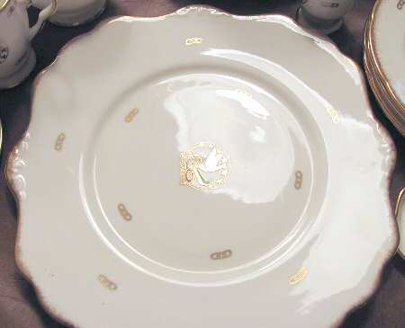 Rebekah Handled Cake Plate