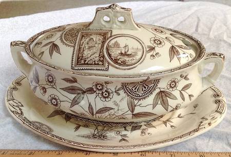 Peray Brown Sauce Boat & Lid with Underplate