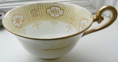 Hb7208 by Royal Doulton