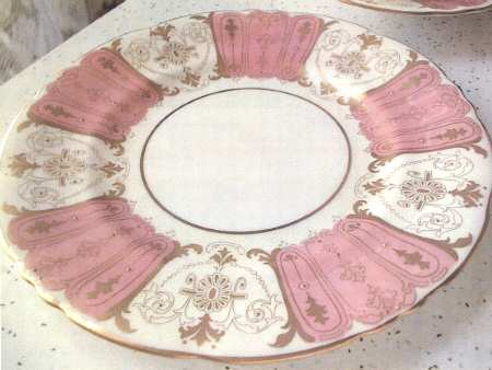 RD352 by Royal Doulton