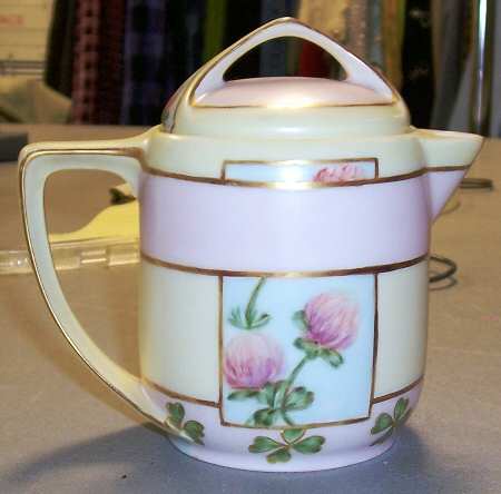 R2758 Teapot & Lid