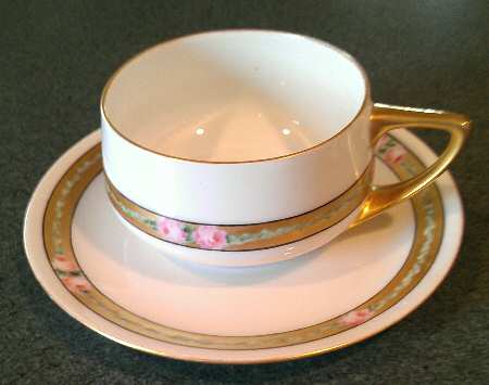 R2760 Footed Cup & Saucer Set