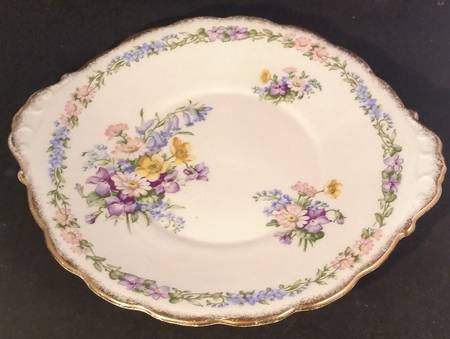 Garland (Brushed Gold Trim) Handled Cake Plate