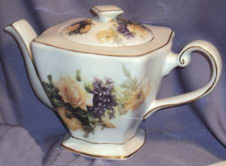 RPN19 Teapot & Lid