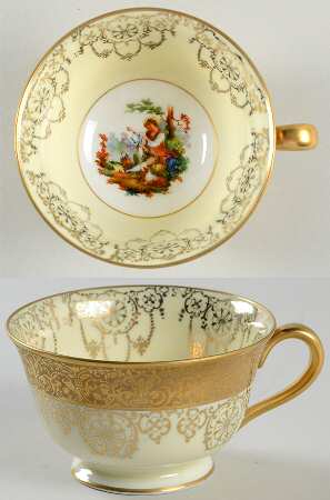 RCQ35 Footed Cup