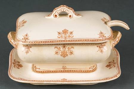 Versailles Brown Sauce Boat & Lid & Underplate & Ladle