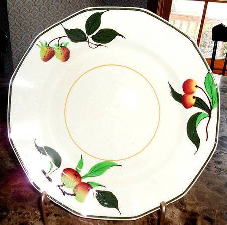 D4085 by Royal Doulton