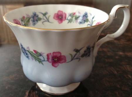 4075 Footed Cup