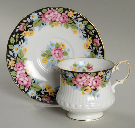 Oxford Footed Cup & Saucer Set
