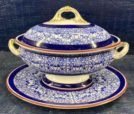9624 Blue Gravy Boat & Lid w/Underplate
