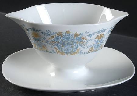 R1979 Gravy Boat with Attached Underplate