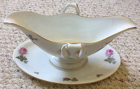 2179 Gravy Boat with Attached Underplate