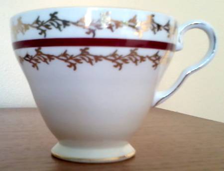 8852 Footed Cup & Saucer Set