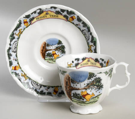 Winnie the Pooh Collection (Scall Footed Cup & Saucer Set
