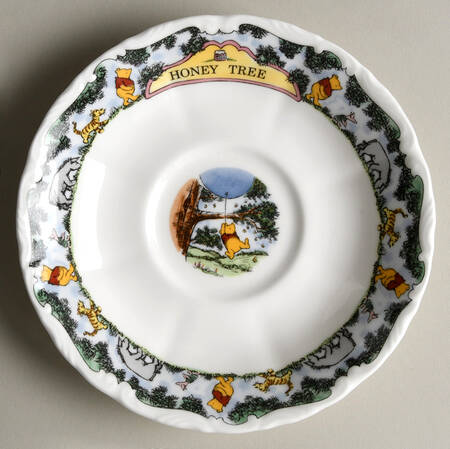 Winnie the Pooh Collection (Scall by Royal Doulton