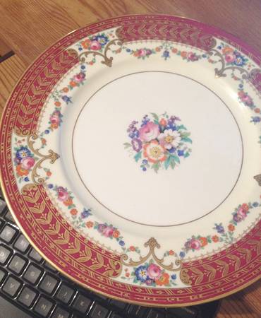 Y7366 Dinner Plate