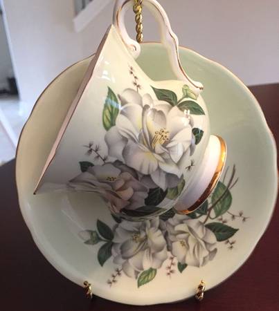 RST224 Footed Cup & Saucer Set
