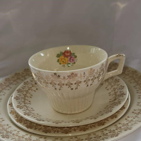 RYL372 Flat Cup & Saucer Set