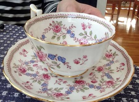 4763a Footed Cup & Saucer Set