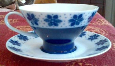 R1982 Footed Cup & Saucer Set