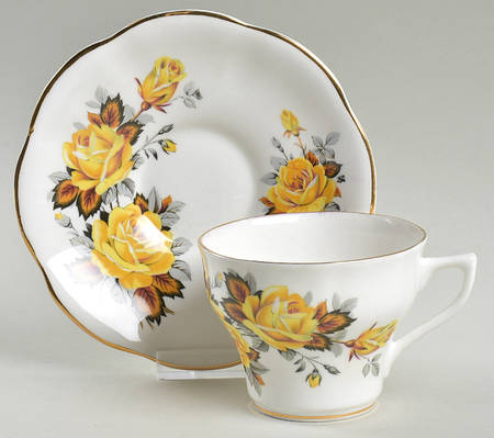 329 Flat Cup & Saucer Set
