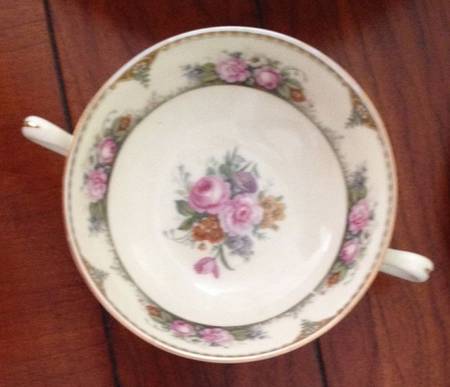 RHS78 Footed Cream Soup Bowl