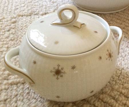 Astrid Sugar Bowl & Lid