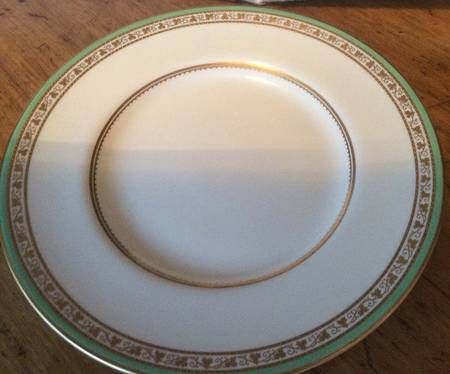 V1701 by Royal Doulton
