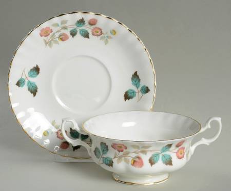 RIC10 Footed Cream Soup Bowl & Saucer Set