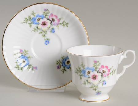 D3124 Footed Cup & Saucer Set
