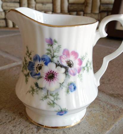 D3124 Creamer