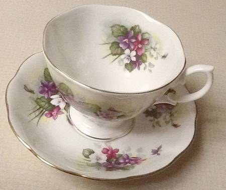 ROA292 Footed Cup & Saucer Set