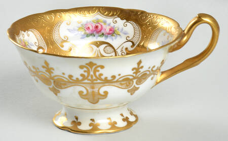 N827 Footed Cup