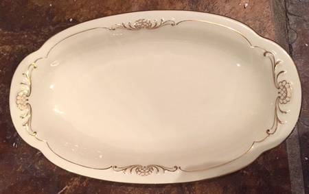 ROT332 10" Oval Vegetable Bowl