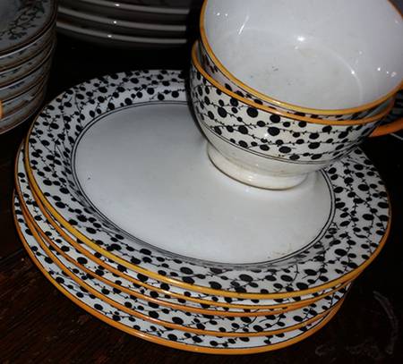 HB9832 by Royal Doulton