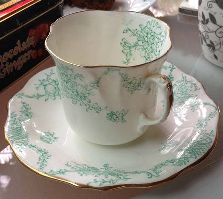 1675 Flat Cup & Saucer Set