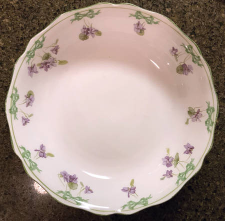 E4581 9" Round Vegetable Bowl