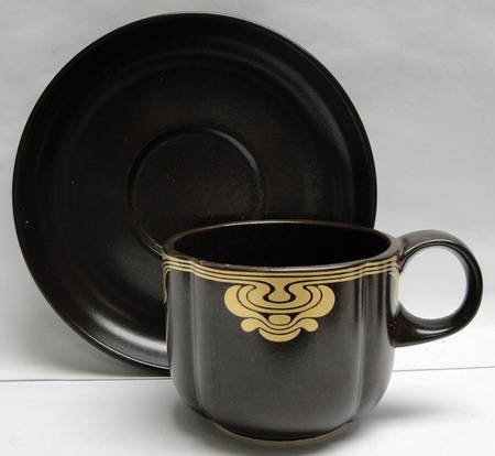 Bodil Flat Cup & Saucer Set