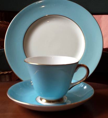 RD381 by Royal Doulton